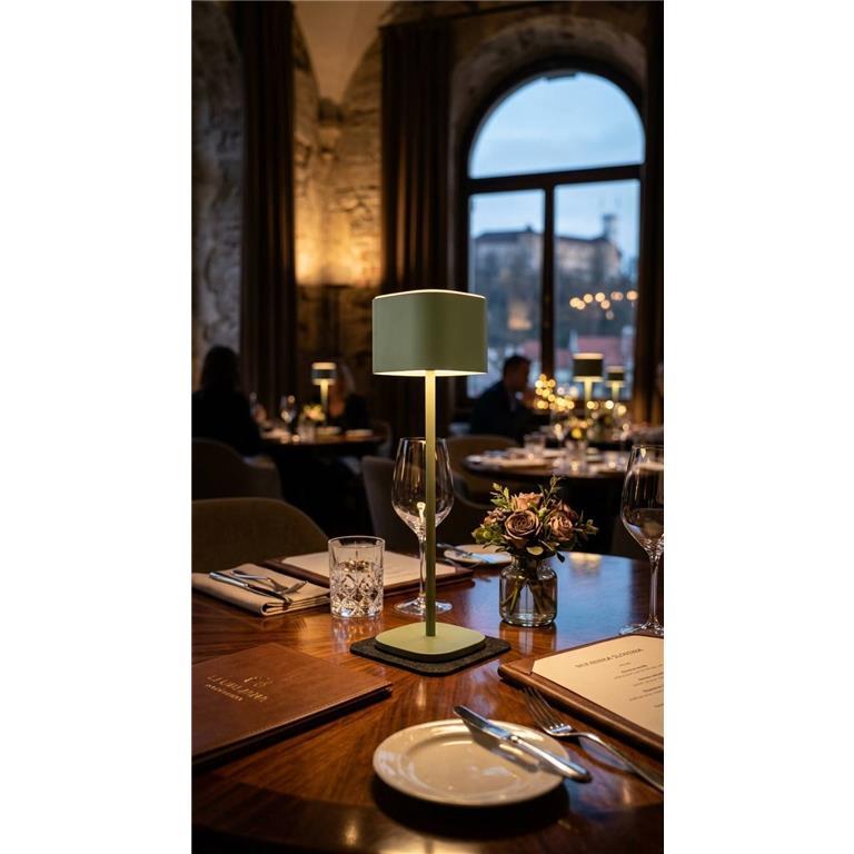 Table lamp LED / 8x8x23cm / 1pcs
