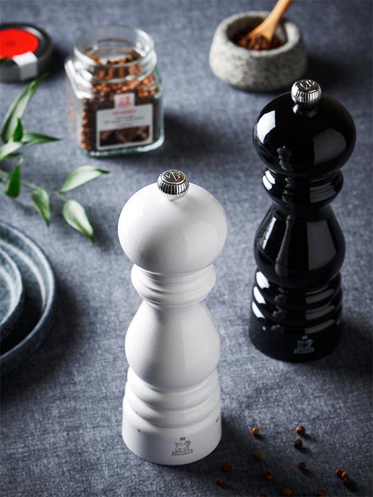 Paris Pepper Grinder / 22cm / Black