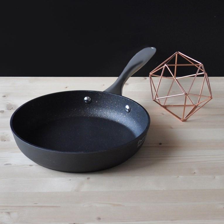 Aluminum pan / 20cm / 4mm / Nonstick
